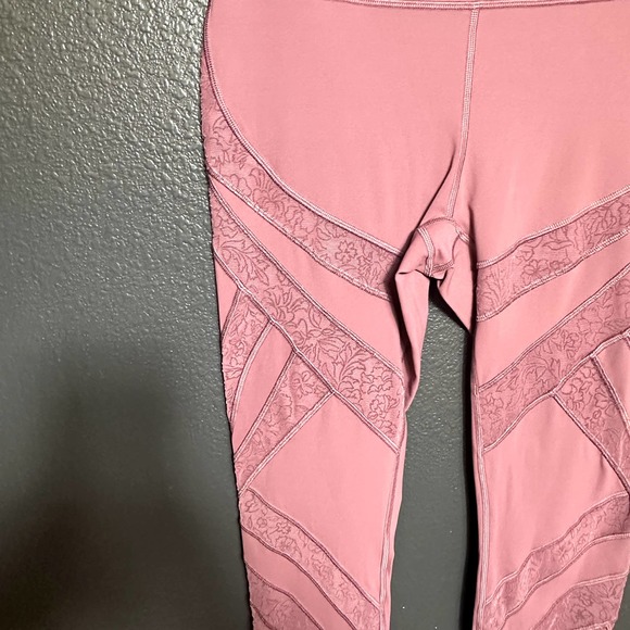 Lululemon Women's Wunder Under High-Rise Tight Flocked 28" Plumful Size 10 NWT - Picture 8 of 10
